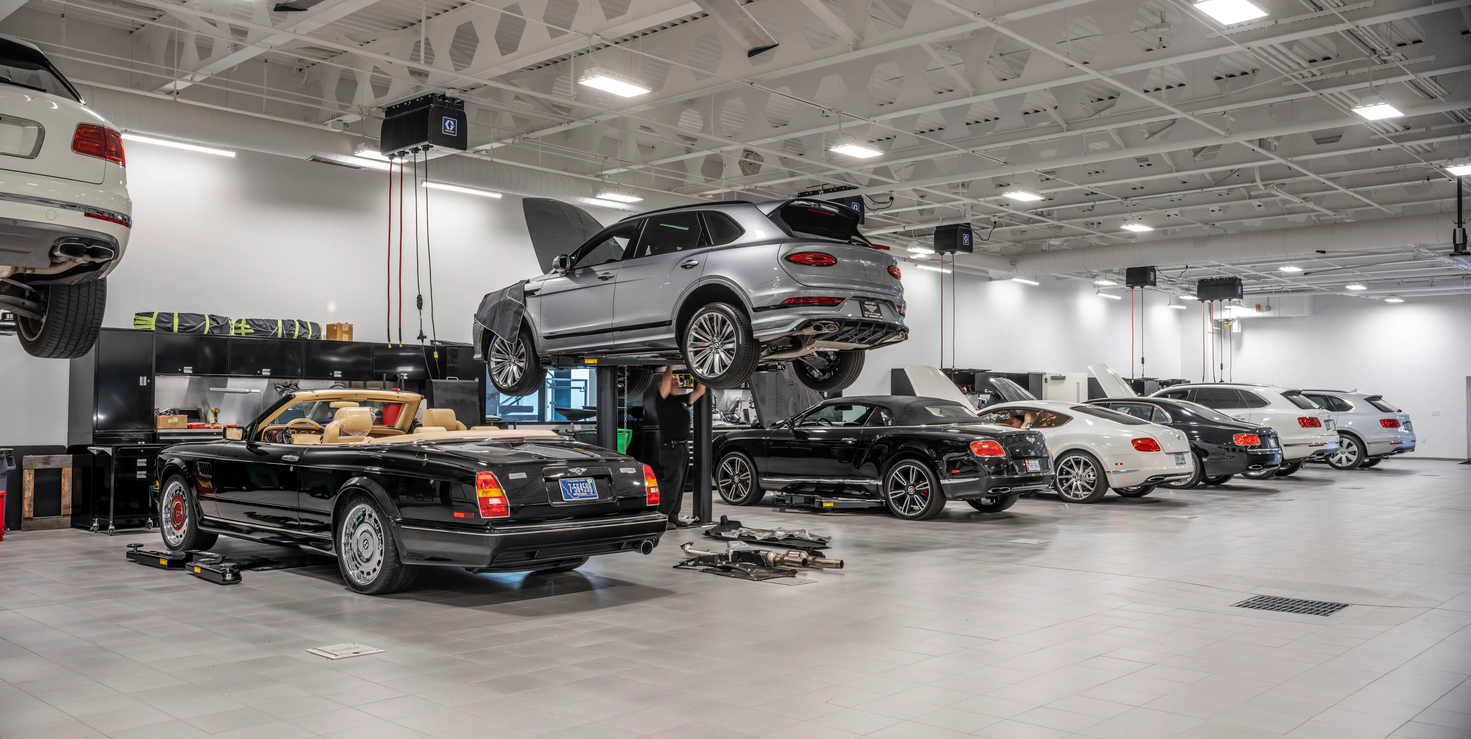 aston martin bentley 4