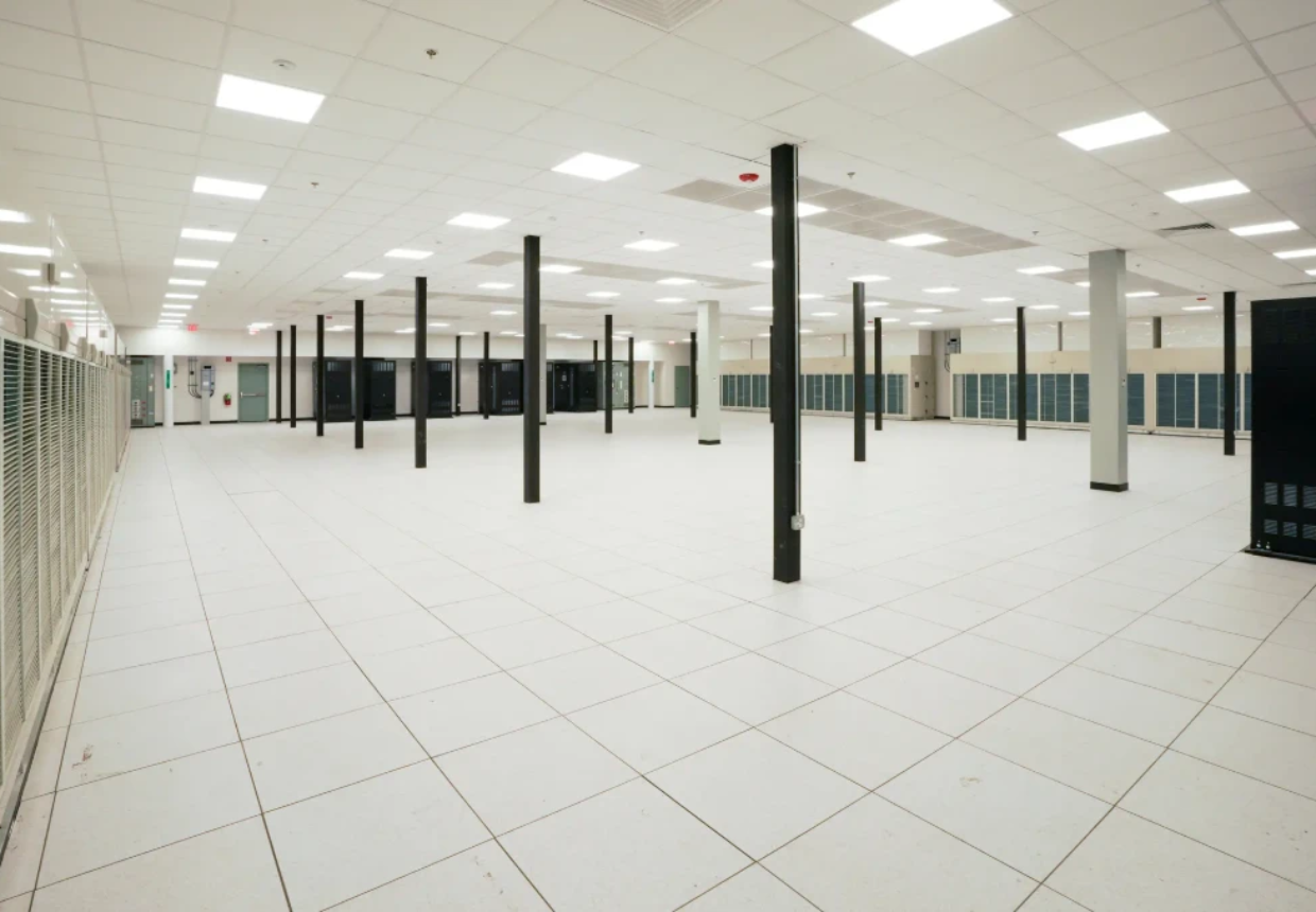 mission-critical-data-center-renovation-m2