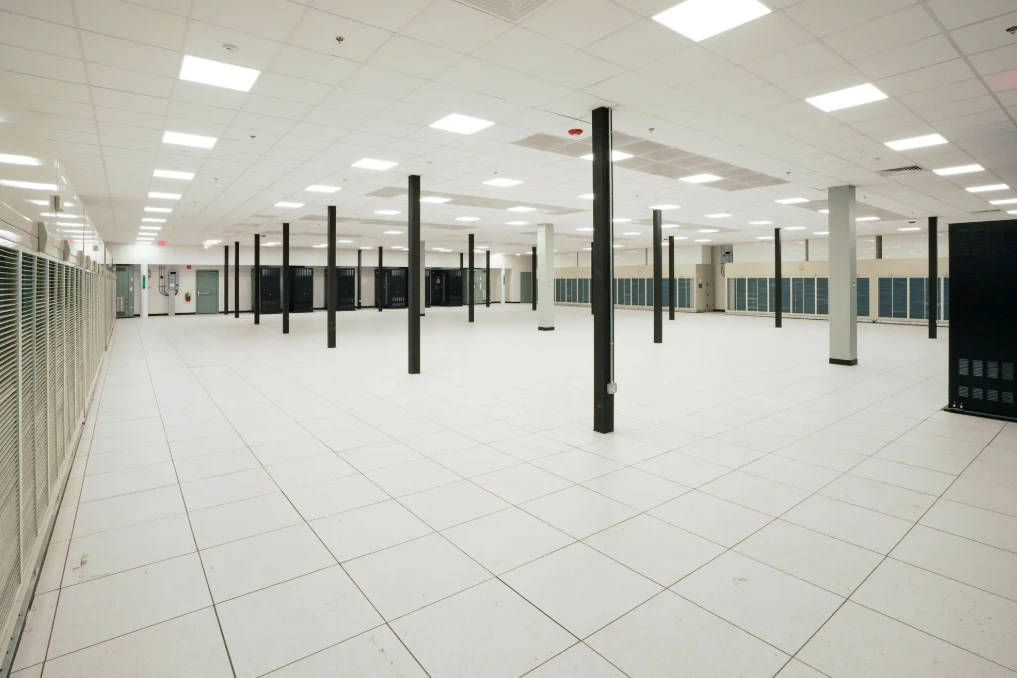 mission-critical-data-center-renovation-m2